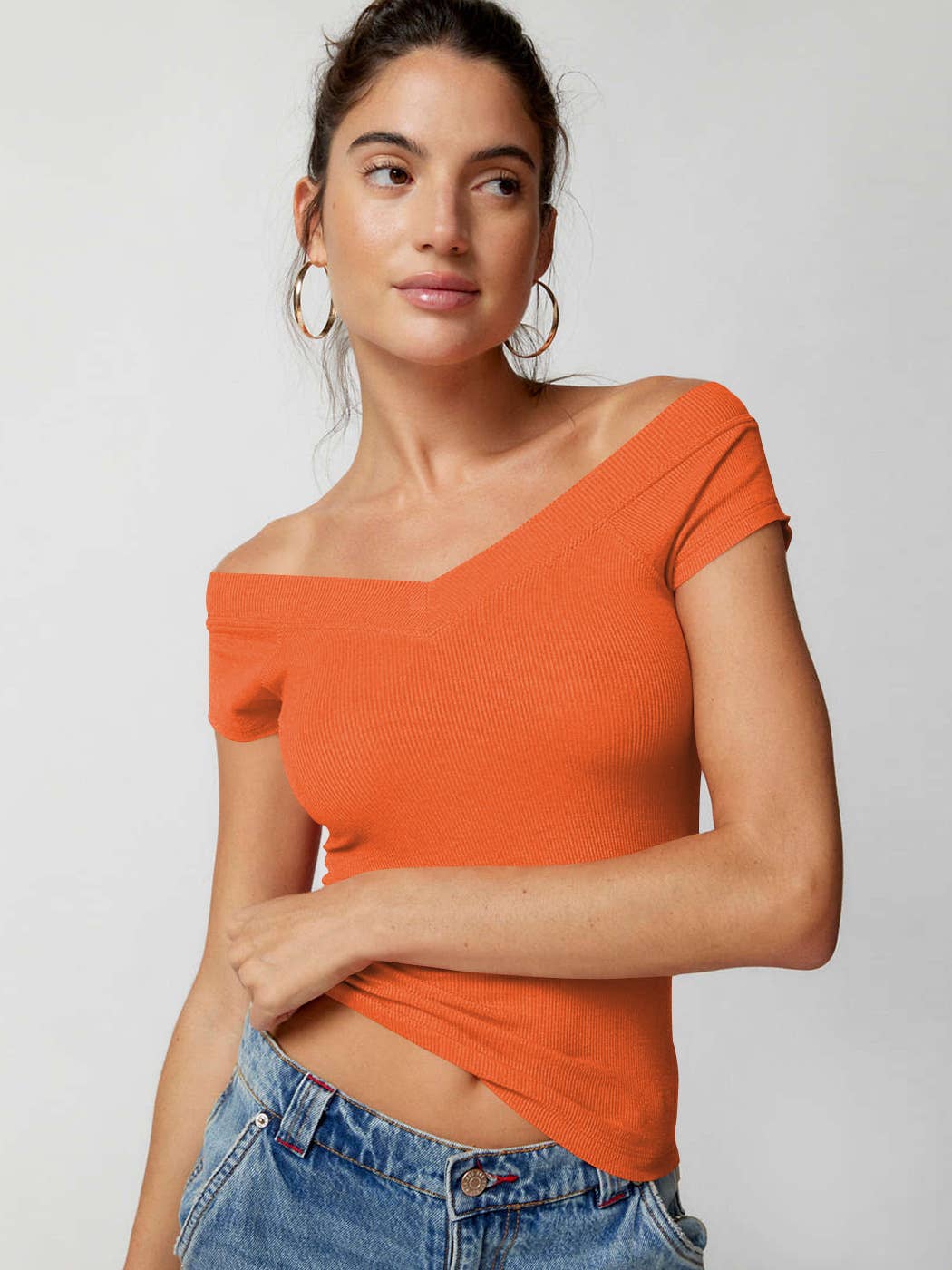 Solid-color V-neck knitted form-fitting T-shirt