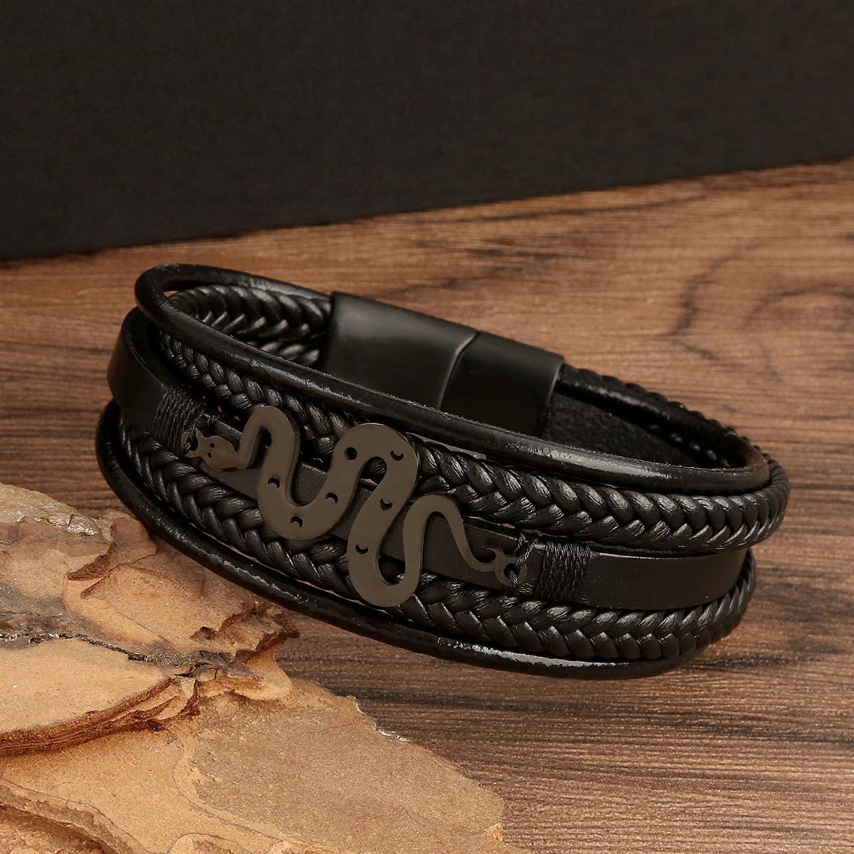 LEATHER HANDWOVEN MAGNET CLASP BRACELET