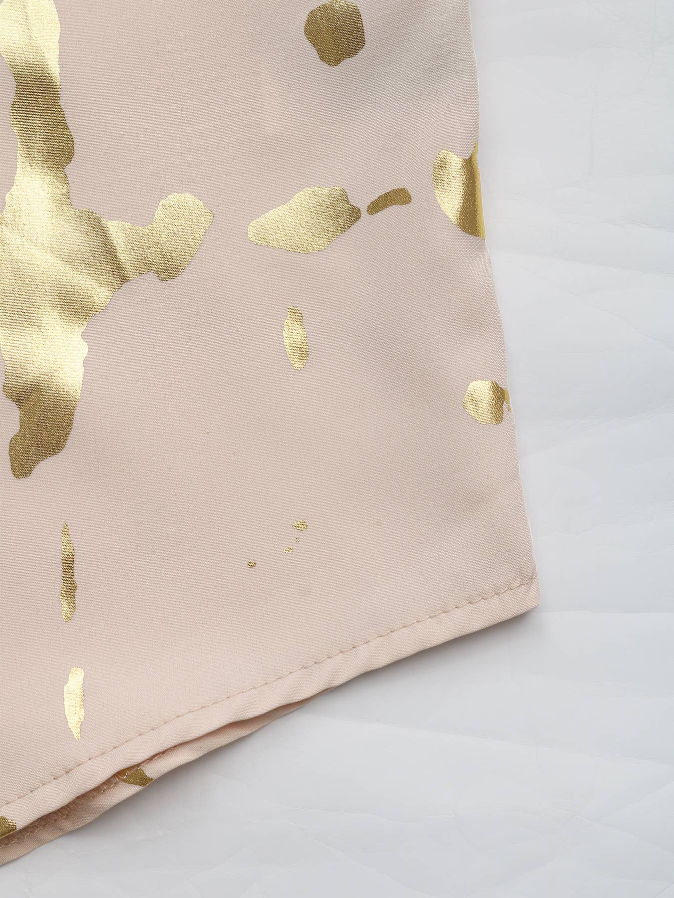 Lapel gold-embossed printed shirt