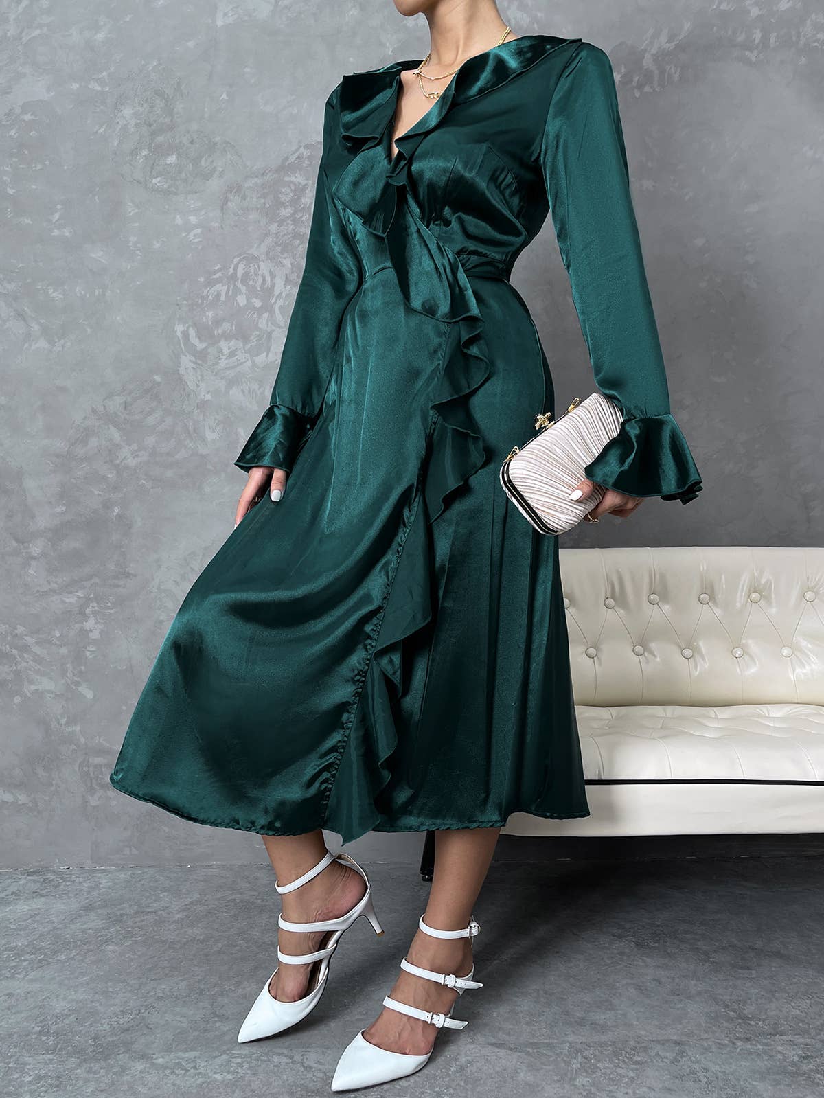 Elegant style lace V-neck petal-sleeve dress