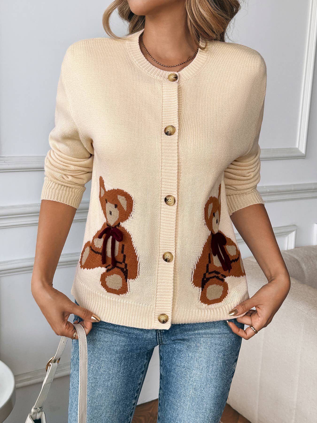 Simple bear jacquard knitted cardigan