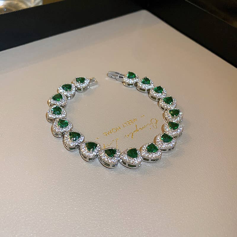 Luxurious heart-shaped zircon bracelet
