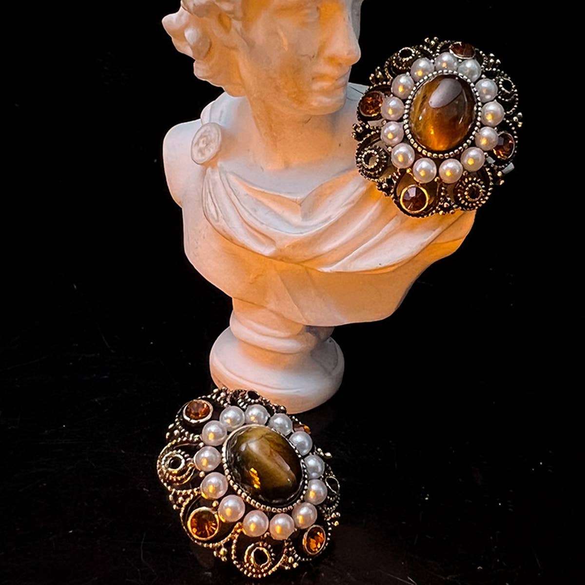 VINTAGE CAT'S EYE HOLLOW DISTRESSED EARRINGS