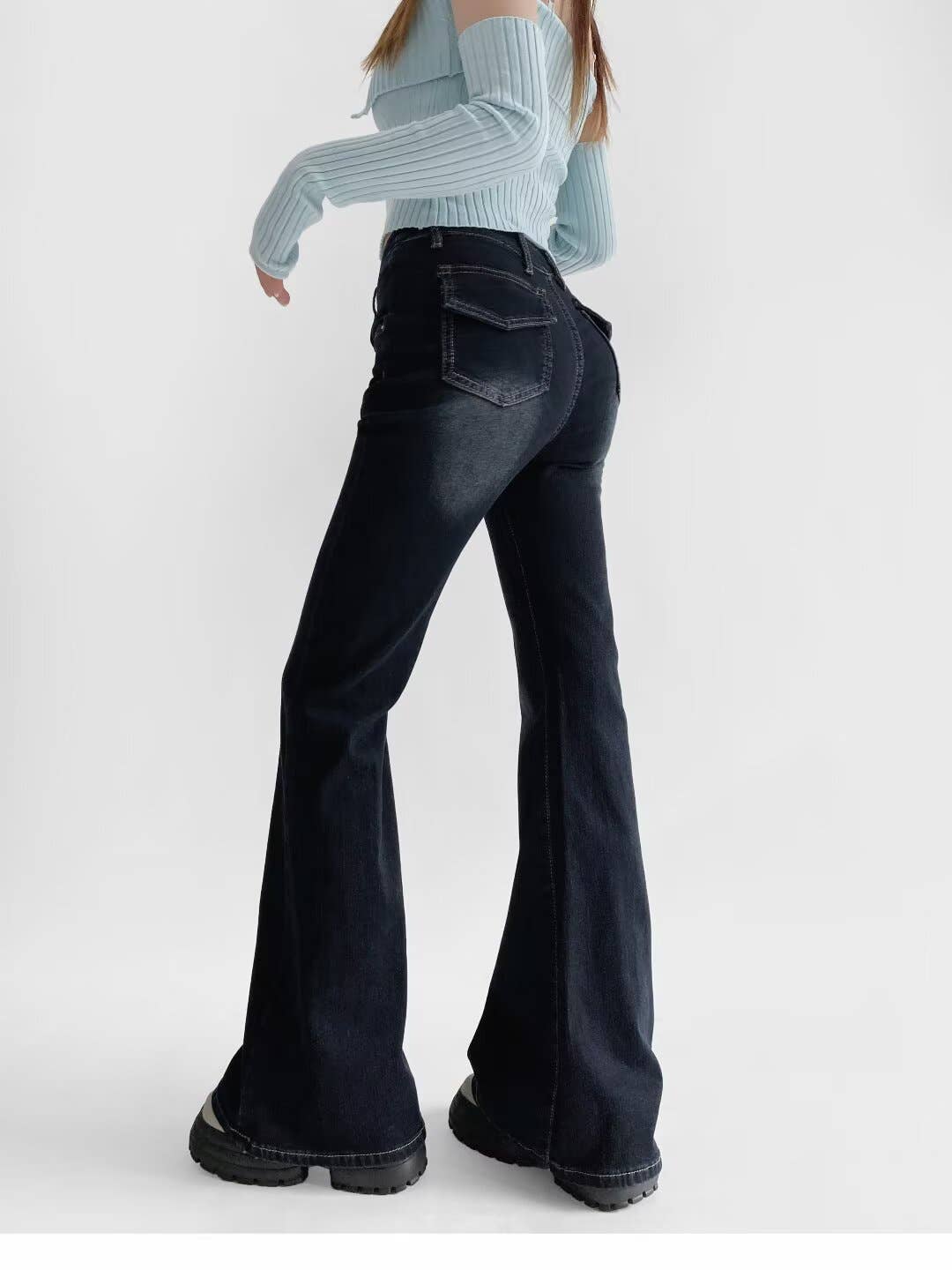 V-waisted fleece slightly flared long jeans