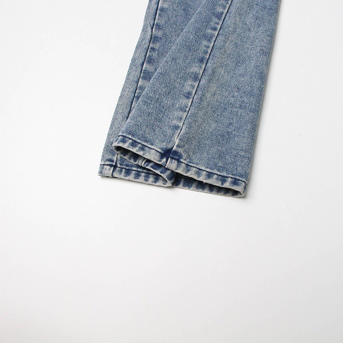 WOMENS PATCHWORK KNEE EXPOSED STRAIGHT LEG JEANS