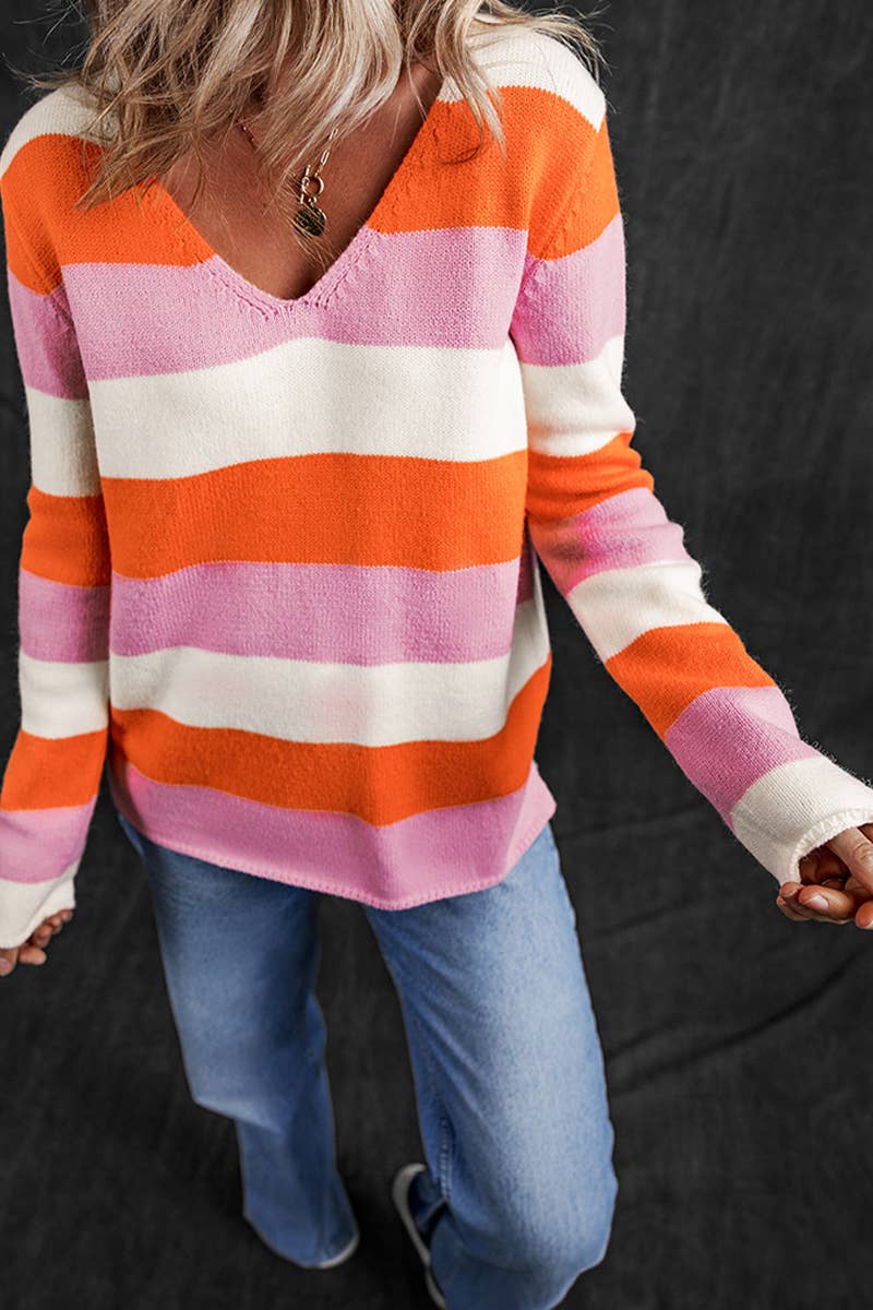 STYLISH V-NECK SWEATER IN CONTRASTING COLORS