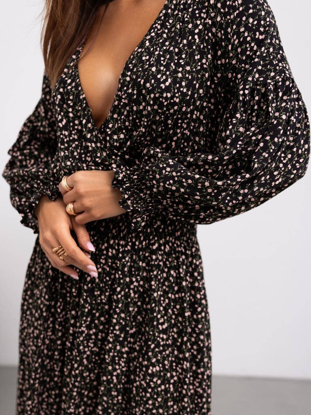 Printed V-neck lantern long sleeve slit dress