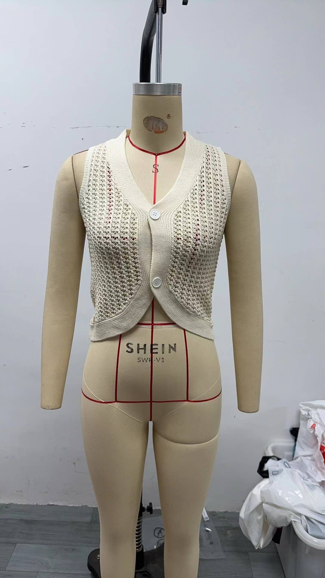 HOLLOW OUT SEXY CROP WOOL KNITTED VEST TOP