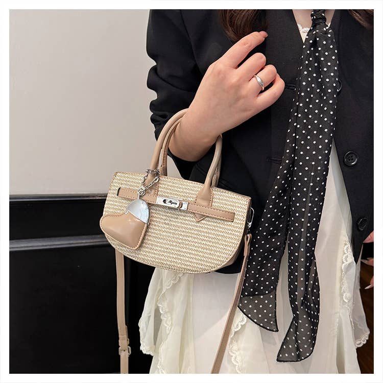 Weave fashionable and niche handbags and totes