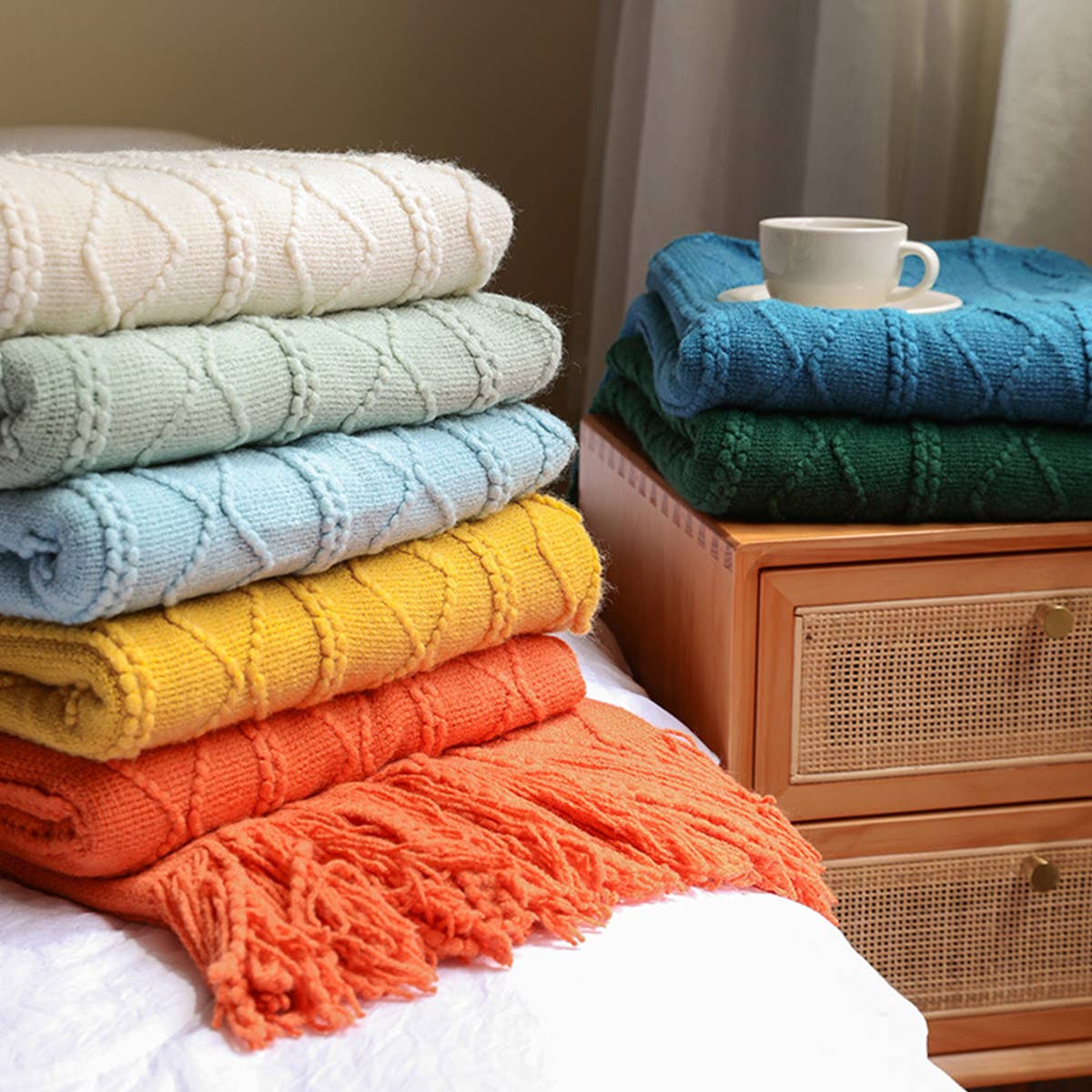 KNITTED WARM BLANKET WITH TASSELS