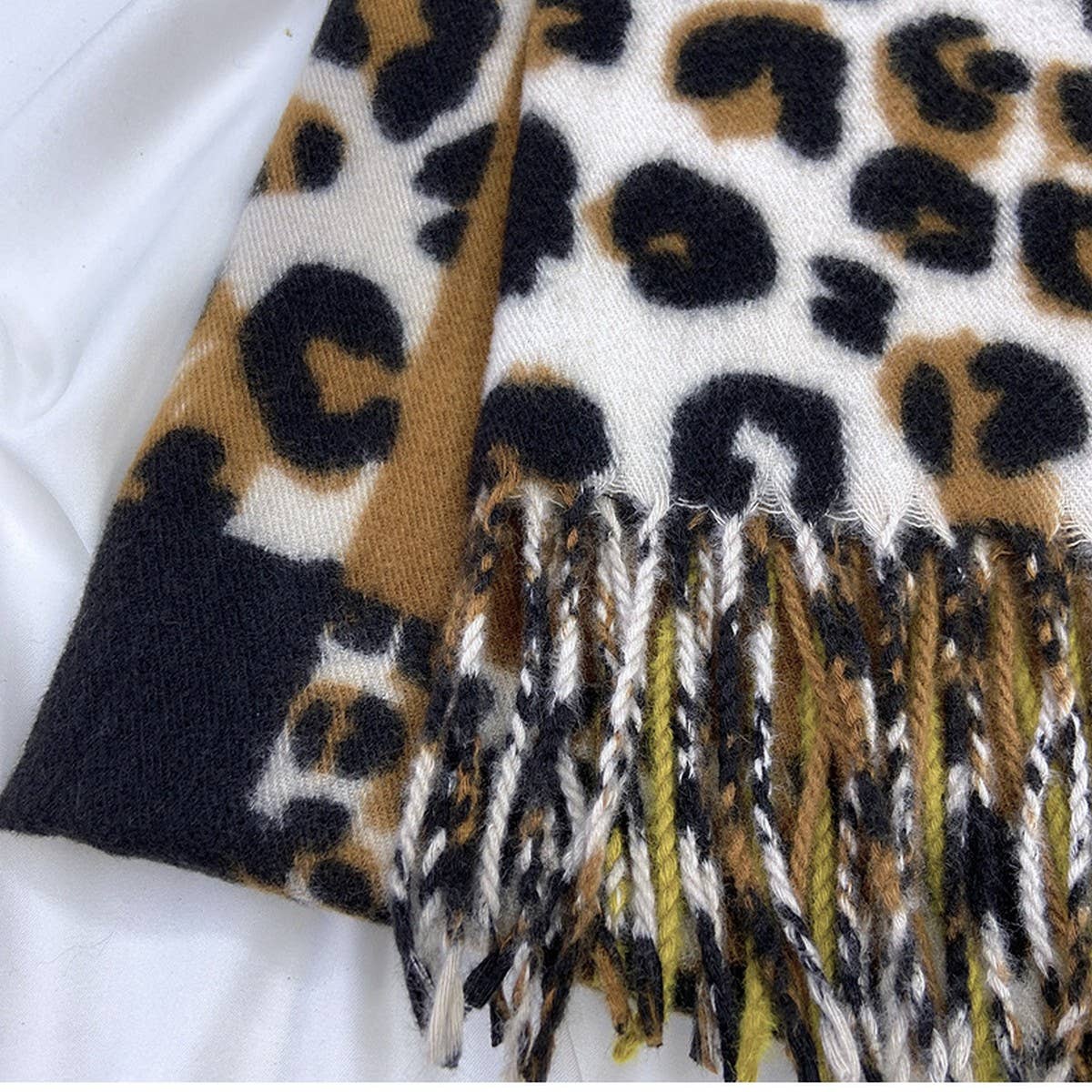 Leopard Colorblock Scarf ? Warm Tassel Winter Wrap
