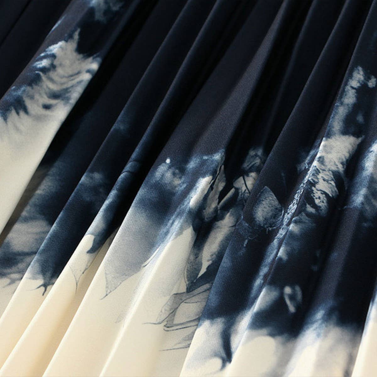 Gradient Print Pleated A-Line Flowy Midi Skirt