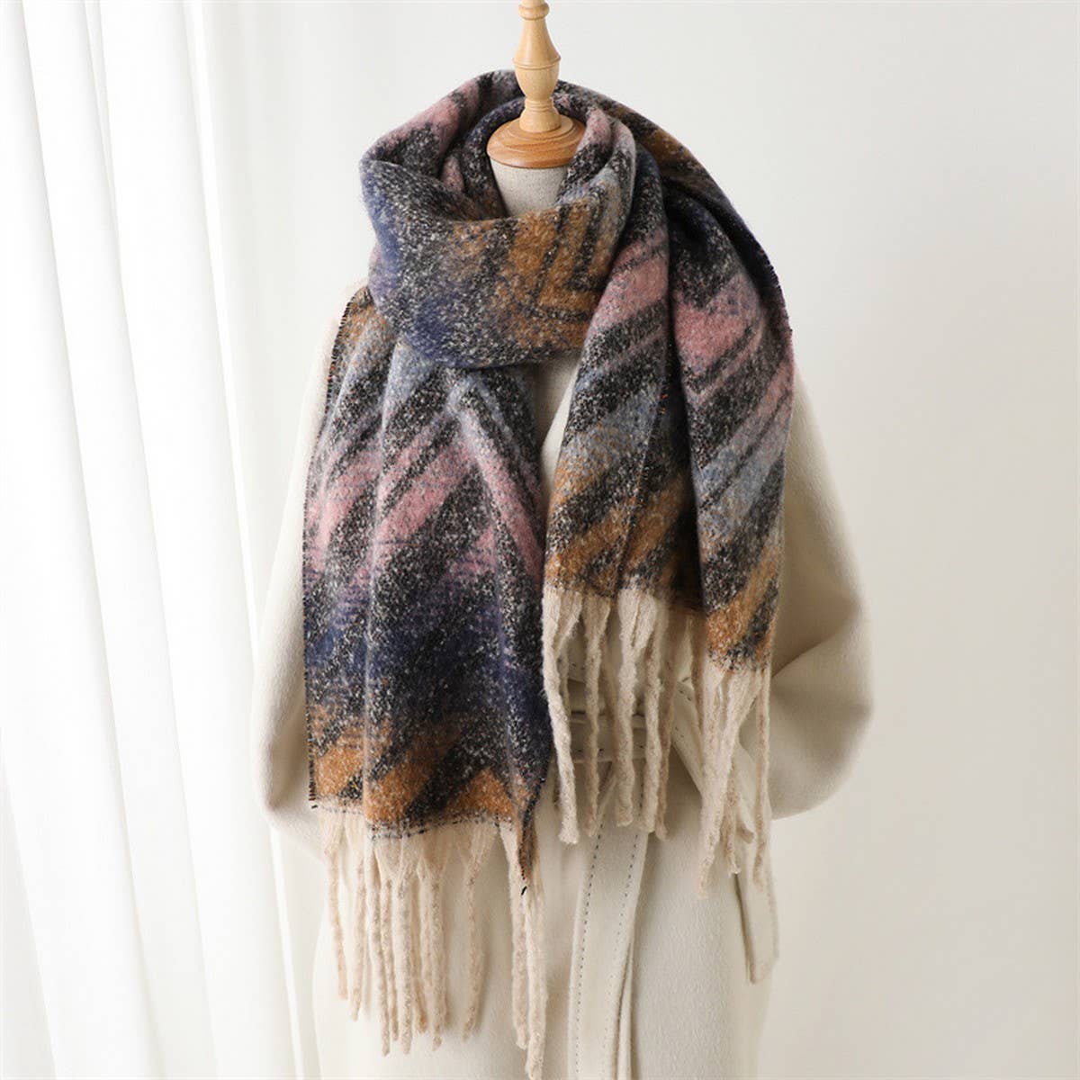 Zigzag Color Stripe Fringe Scarf for Winter_CWASC2761