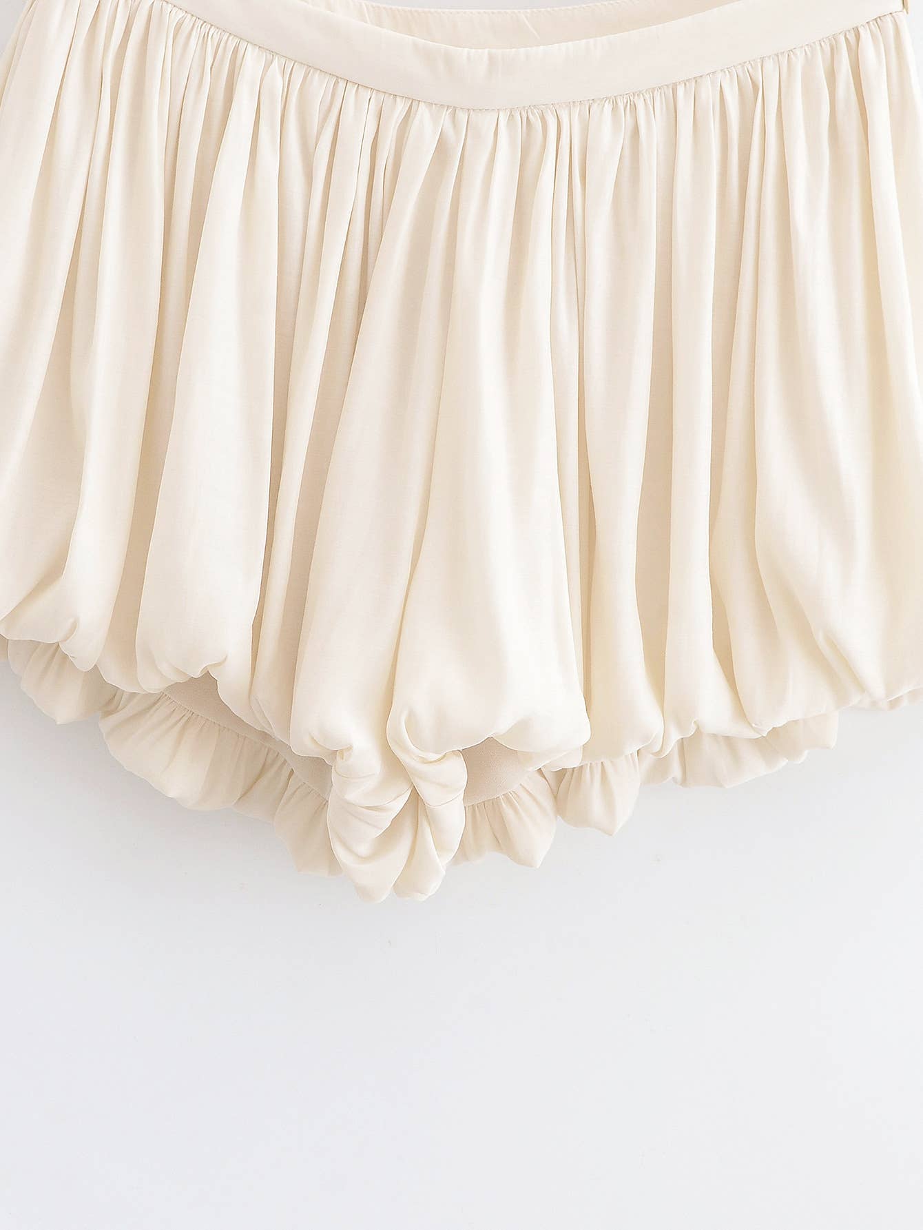 Versatile balloon-shaped flower bud culottes