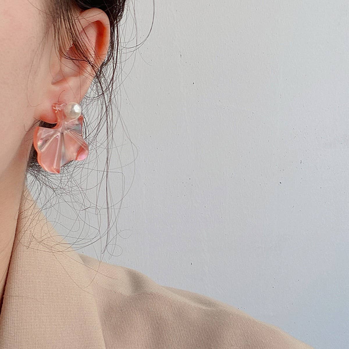 WAVE PLEATED THREE-DIMENSIONAL EARRINGS