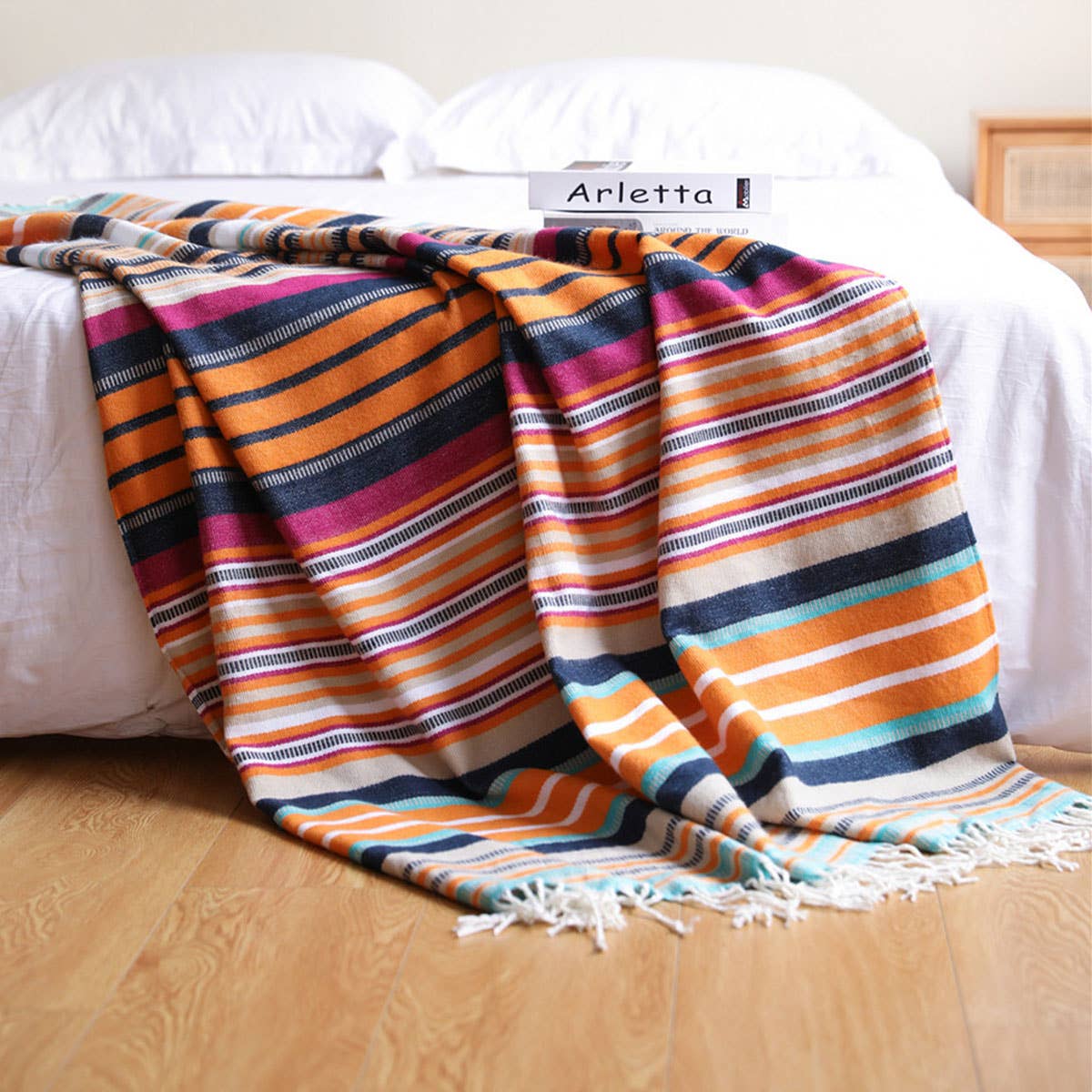 KNITTED STRIPED LIGHTWEIGHT SOFA BLANKET