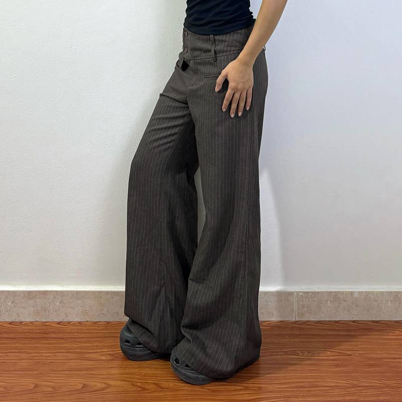 FITTING STRAIGHT-LEG SLACKS RETRO STRIPE DESIGN
