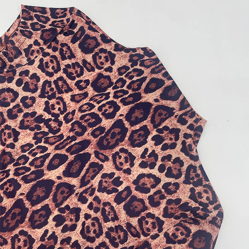 Backless round neck leopard print pleated dress