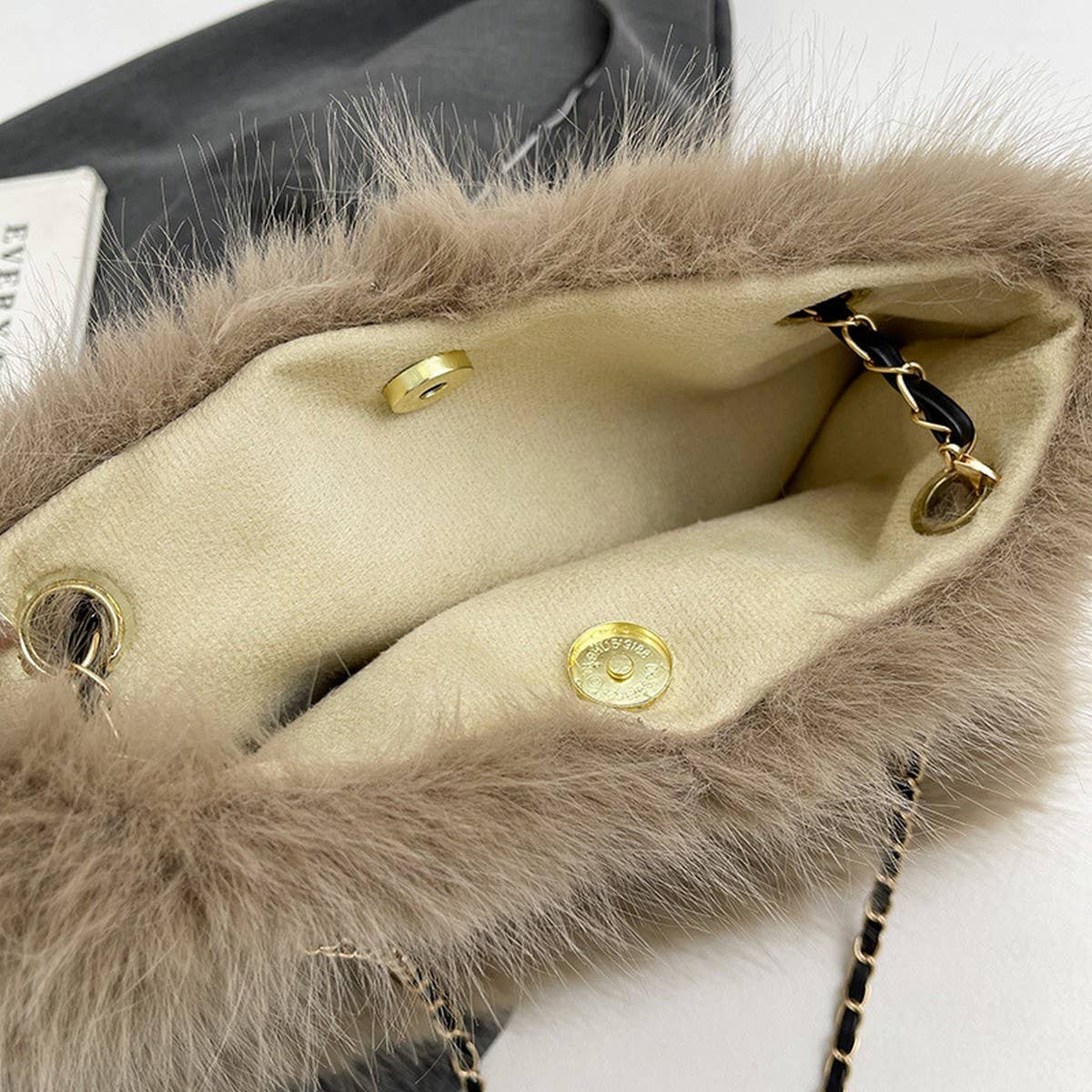 WINTER LEISURE SHOULDER BAG MESSENGER PLUSH BAG_CWAB4004