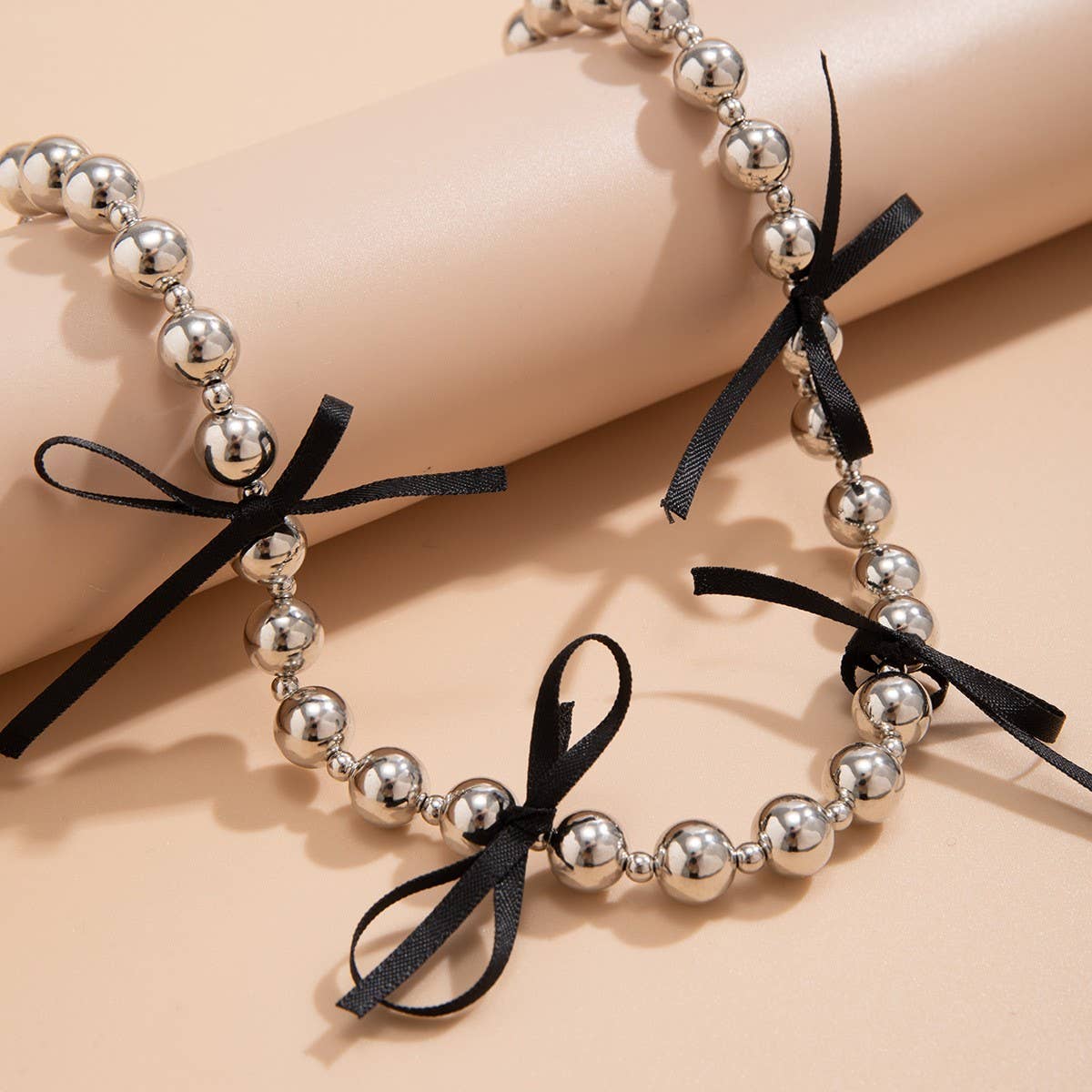 HOT SELLING BLACK BOW BEADED NECKLACE