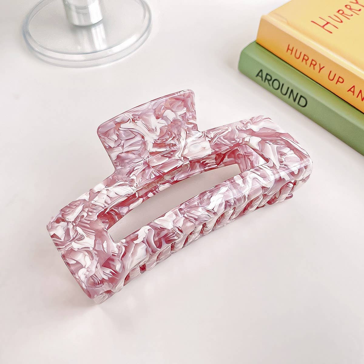 Retro and high-end acetate leopard hair clippers