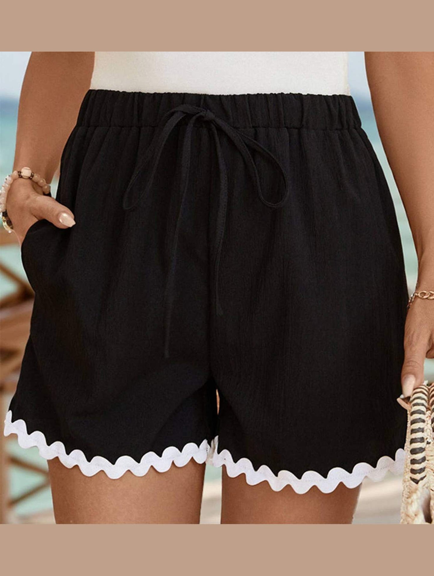 CONTRAST COLOR LACE CASUAL ELASTIC SHORTS_CWBSP0268