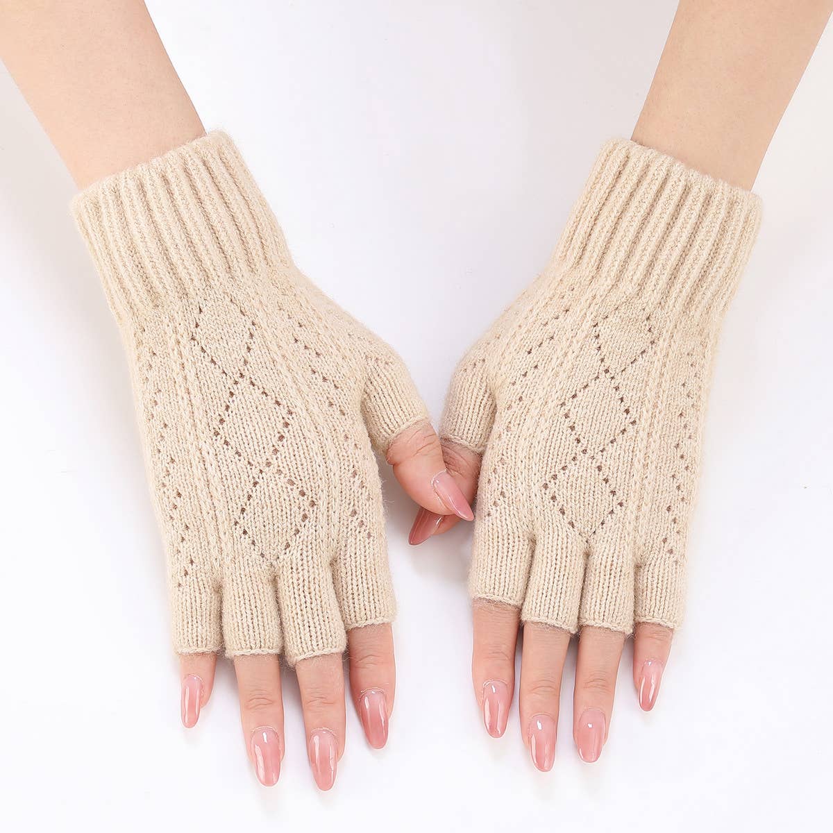DIAMOND-SHAPED HOLLOW FINGERLESS GLOVES_CWAG0103
