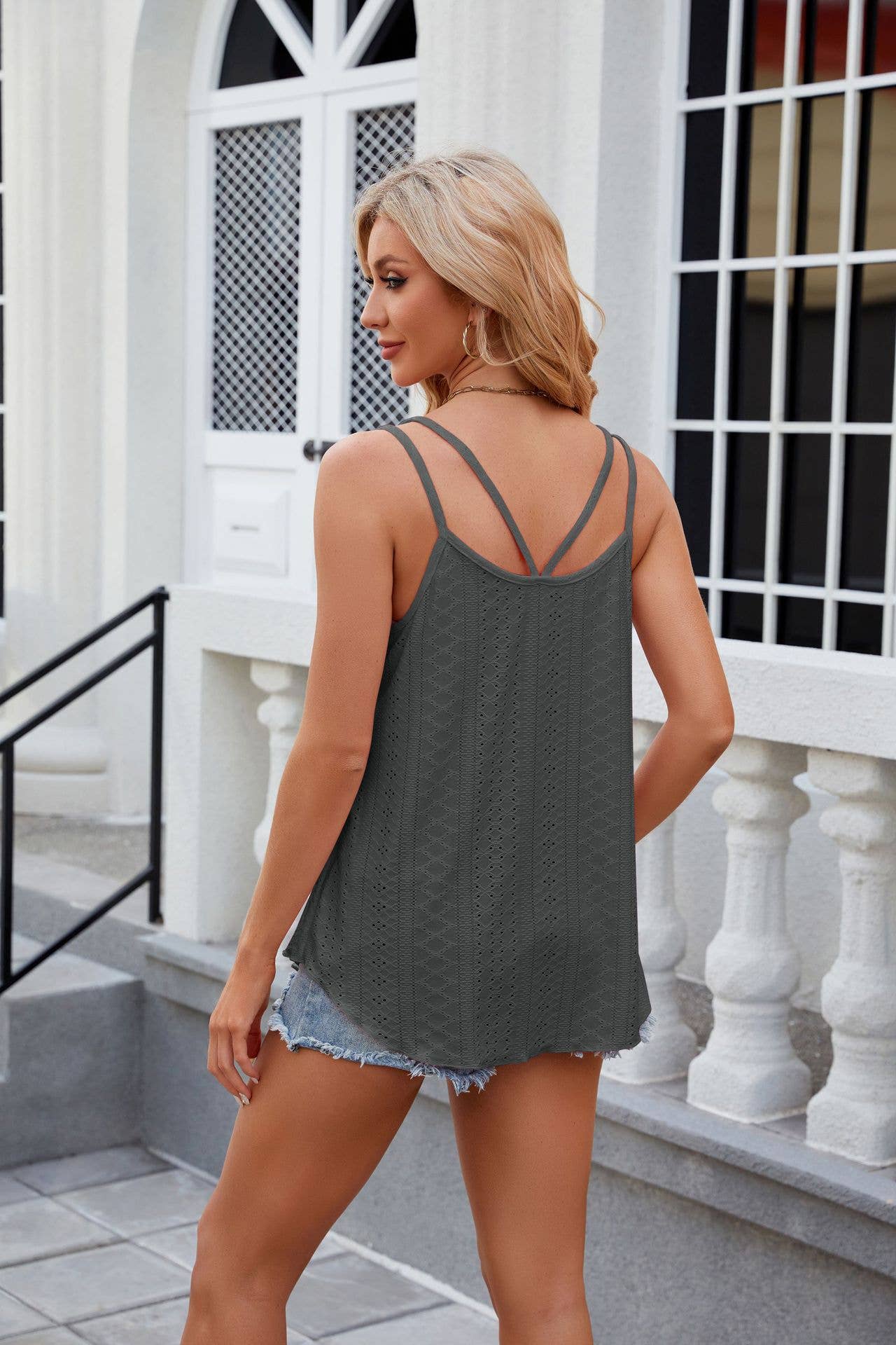 Solid color round neck hollowed base suspenders