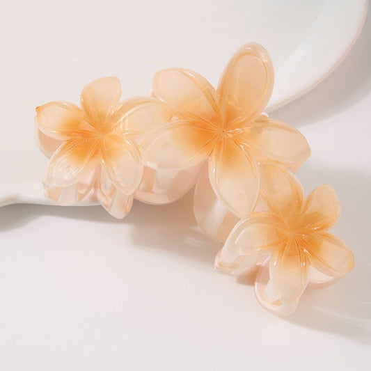 WOMEN 3 FRANGIPANI LARGE HAIRPIN SHARK HAIRPIN_CWAHA0951