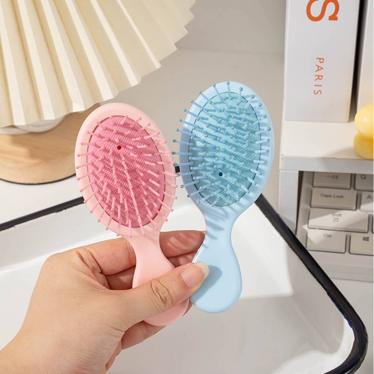 CHILDREN COMPACT MINI CUTE HOME MASSAGE COMB