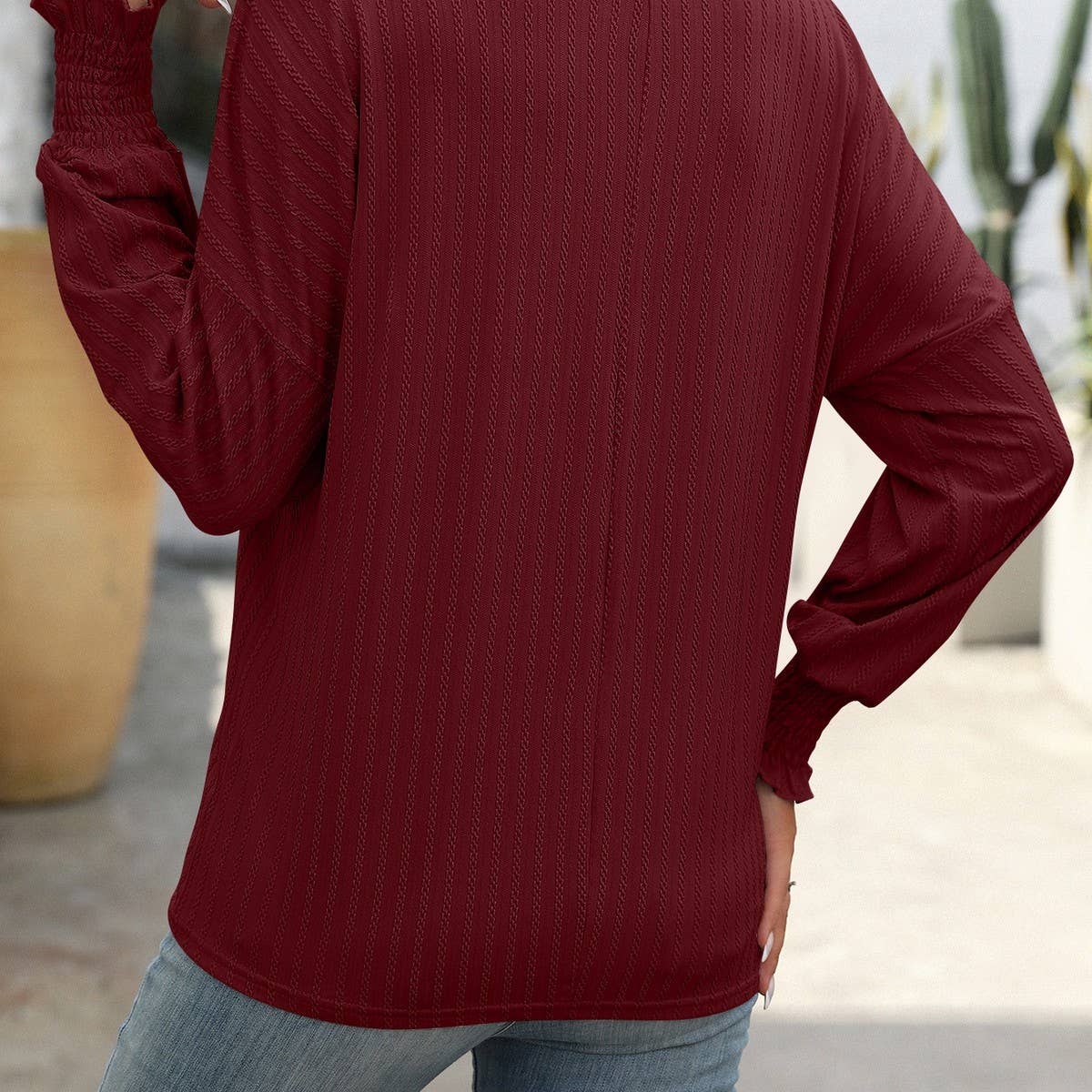 Baggy V-neck bat-sleeve T-shirt with top