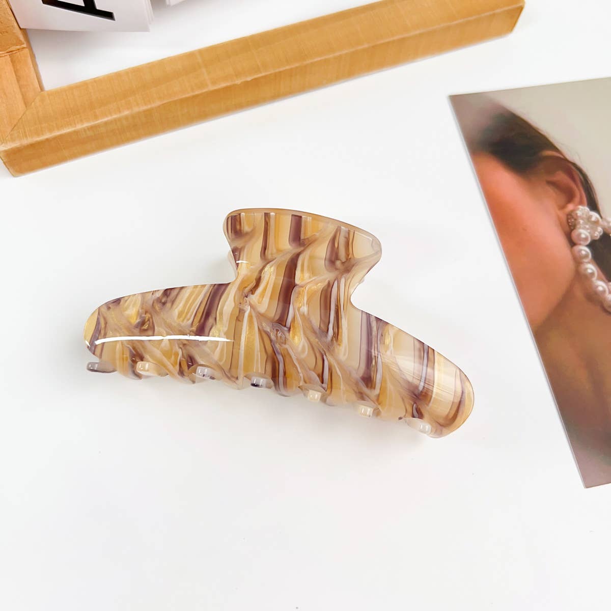 Simple geometric grab acrylic hair clip