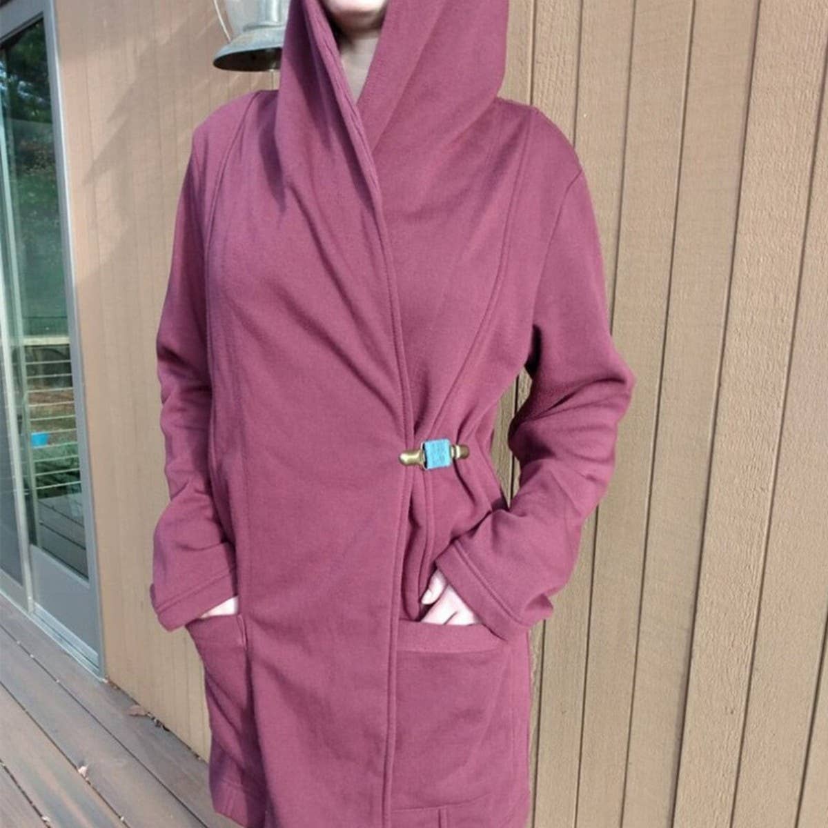 FASHIONABLE SHAWL CLIP WITH ANTI-EXPOSURE BUCKLE