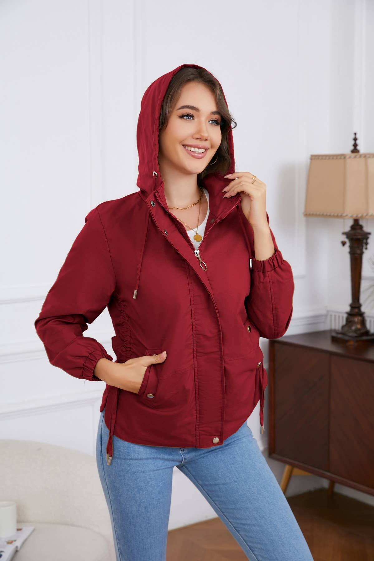 HOODED LONG-SLEEVED BASIC WINDBREAKER