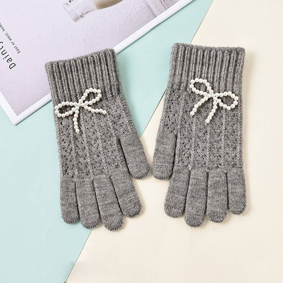 CWAG00586_WOMEN WINTER KNIT BOW PEARL TOUCHSCREEN GLOVES