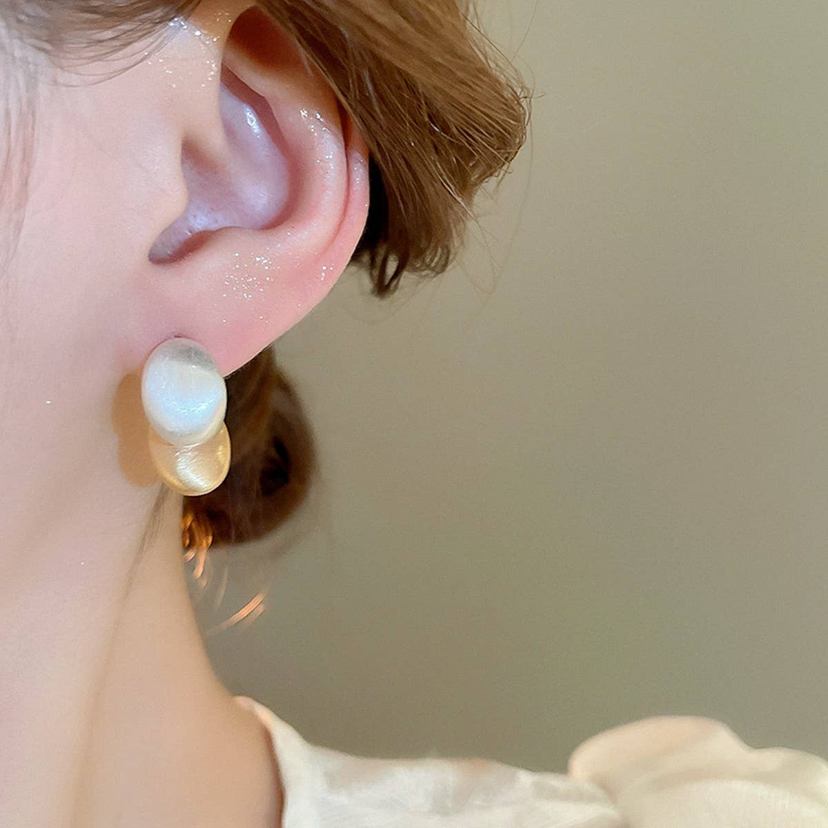 GEOMETRIC MINIMALIST AND LUXURIOUS STYLE EARRINGS