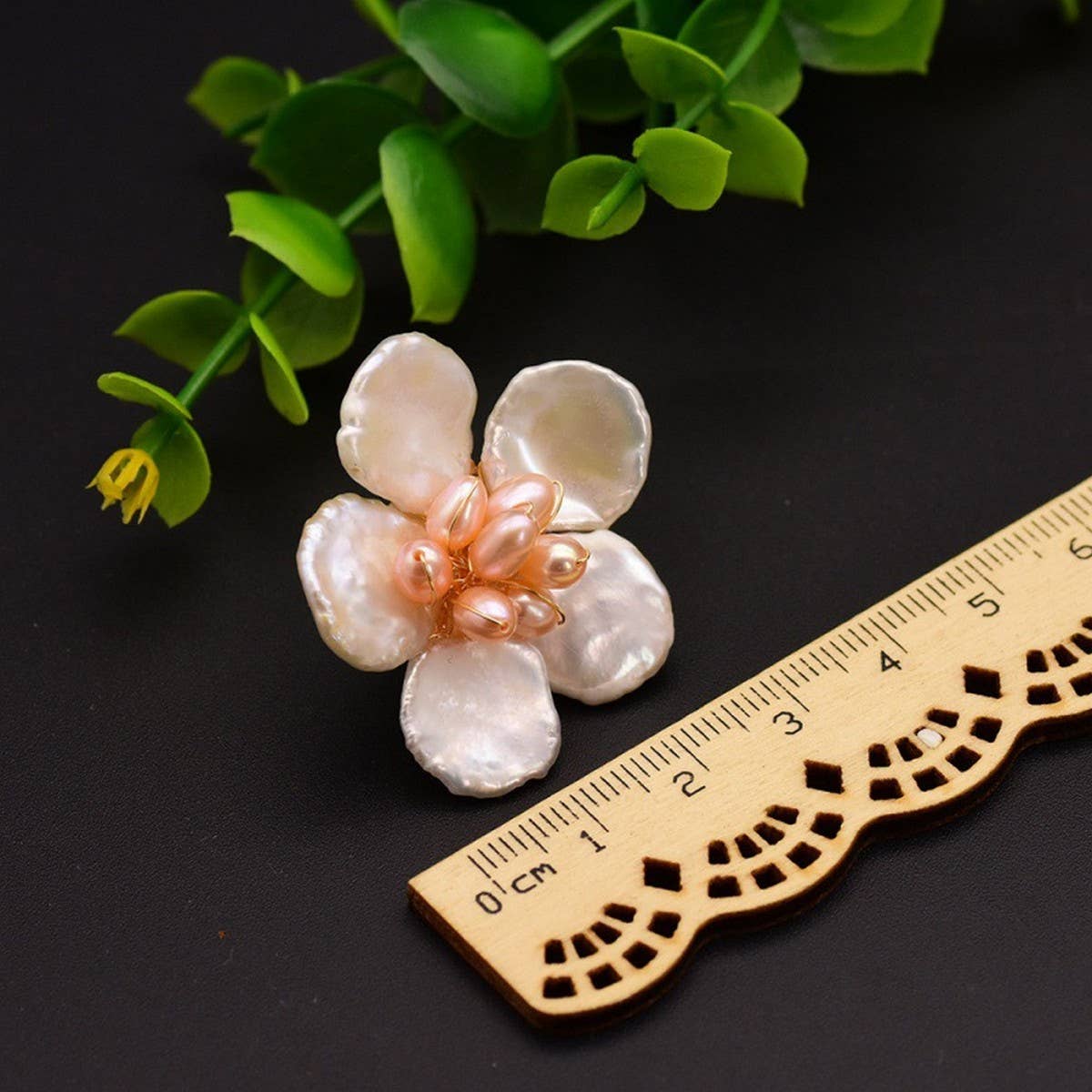 NEW HIGH-END RETRO SWEET FLOWER PEARL EARRINGS