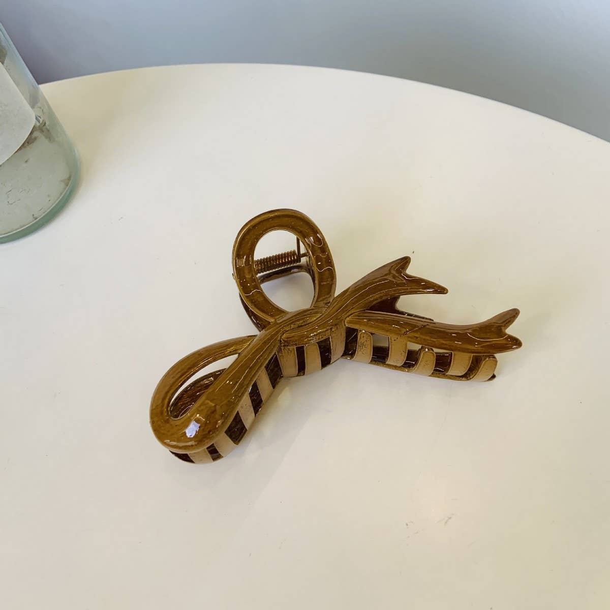 CWAHA5107_VINTAGE OIL PAINTING WOOD GRAIN HAIR CLAW CLIP