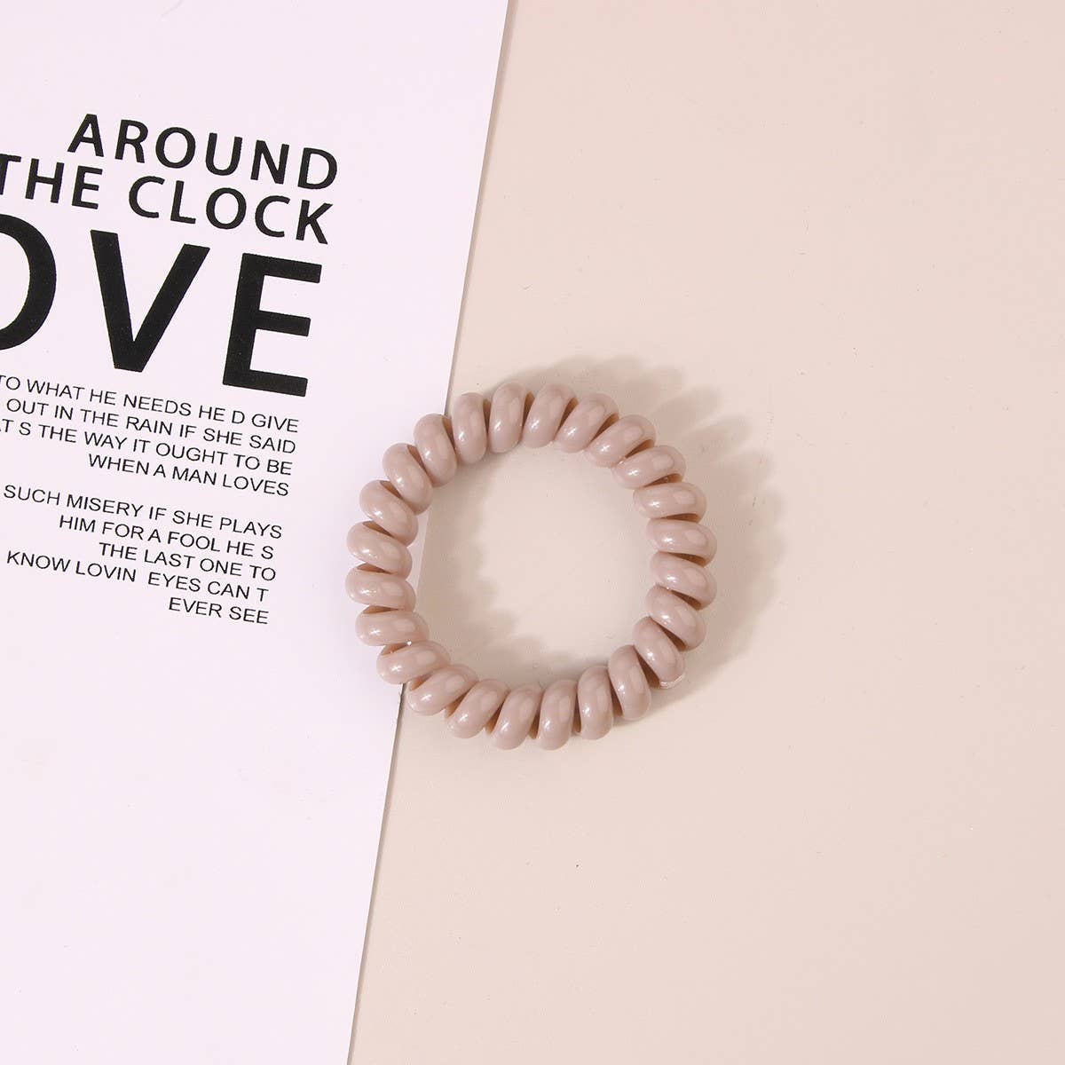 CWAHA1108_Simple Phone Line Hair Tie