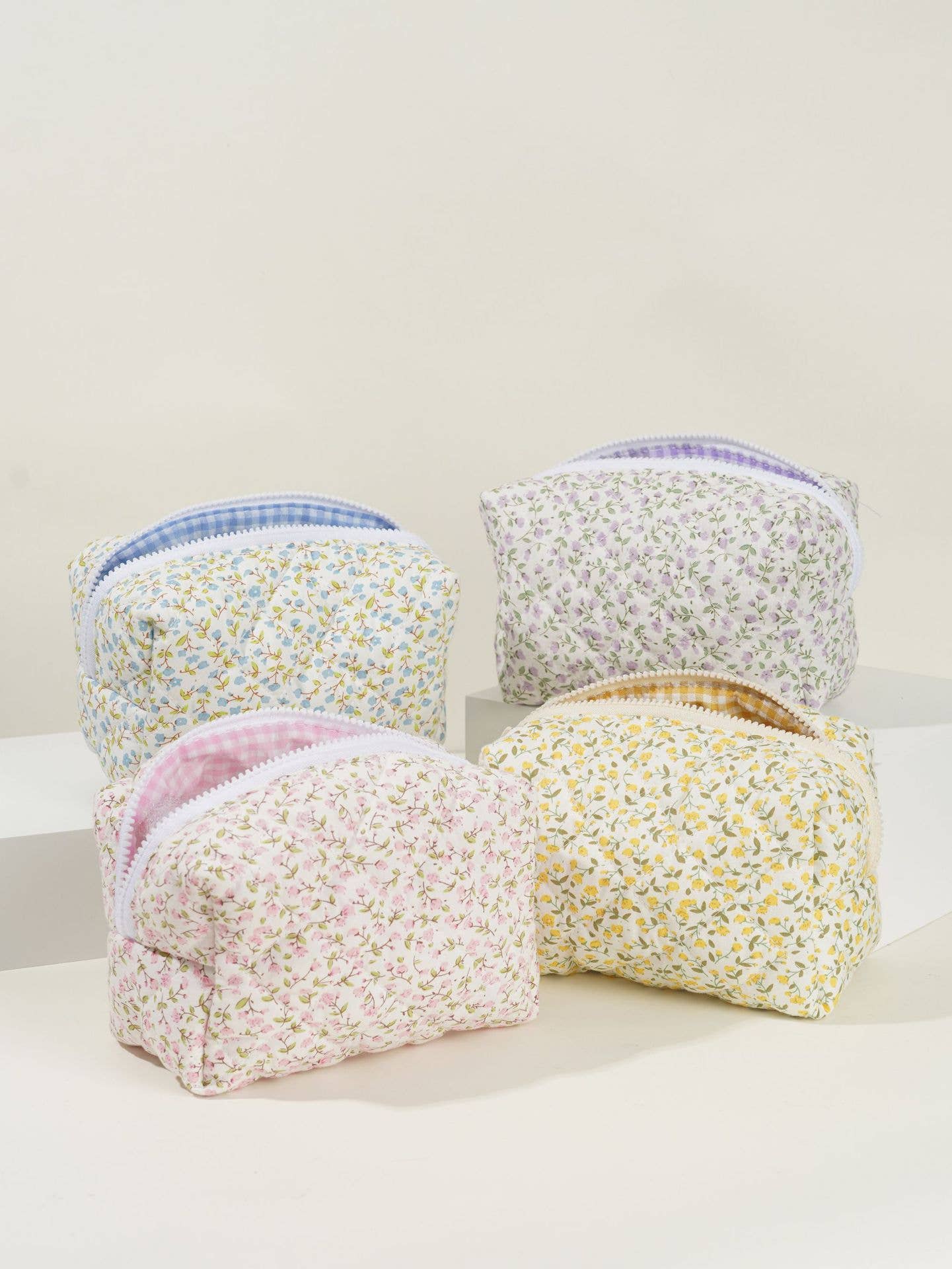 Floral quilting large-capacity toiletry bag