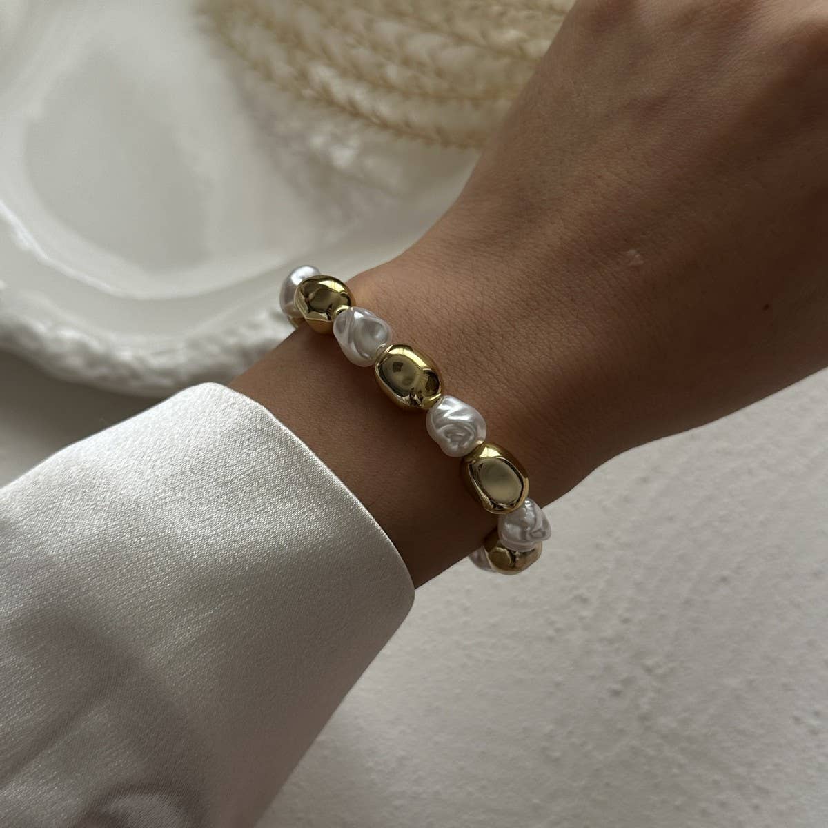 DESIGN IRREGULAR FASHION ALLOY SMOOTH BRACELET