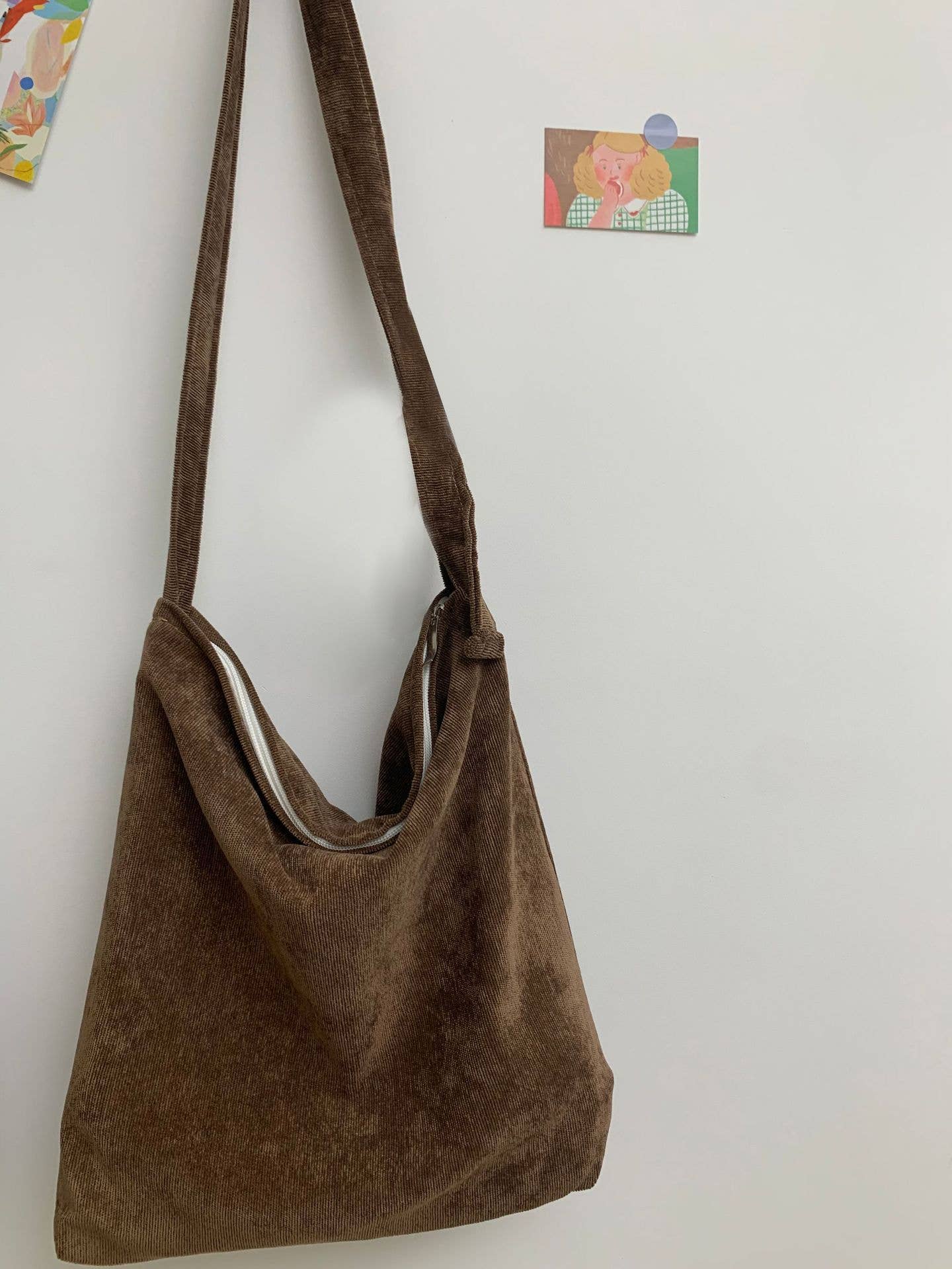 Retro corduroy laid-back single-shoulder bag