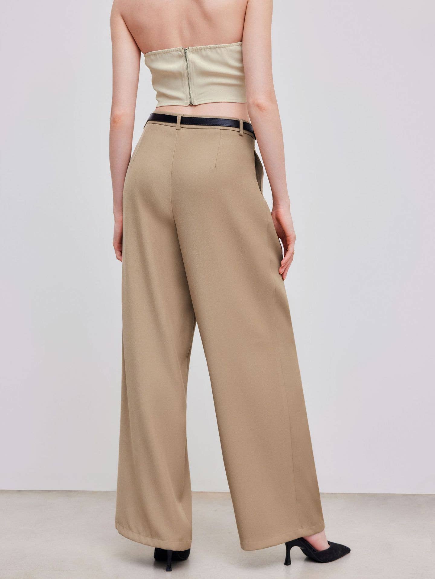High-waisted straight-leg trousers with a belt