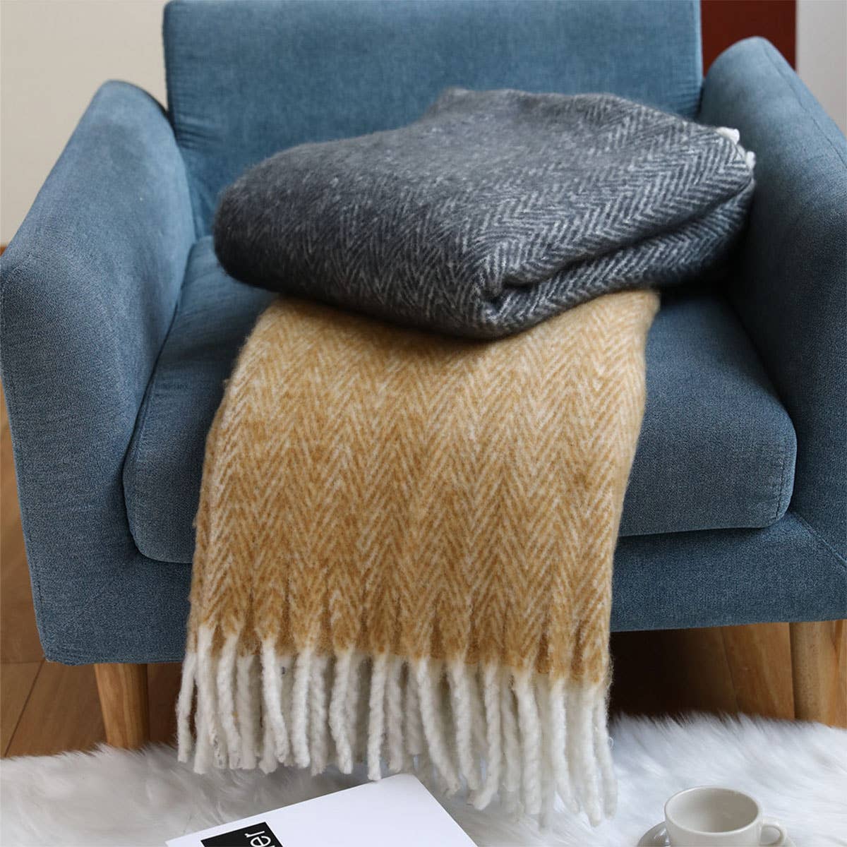 KNITTED SOLID COLOR LIGHTWEIGHT SOFA BLANKET