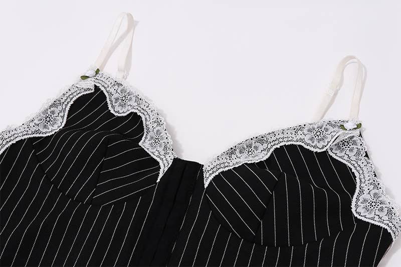 Lace striped color-blocking low-cut halter top