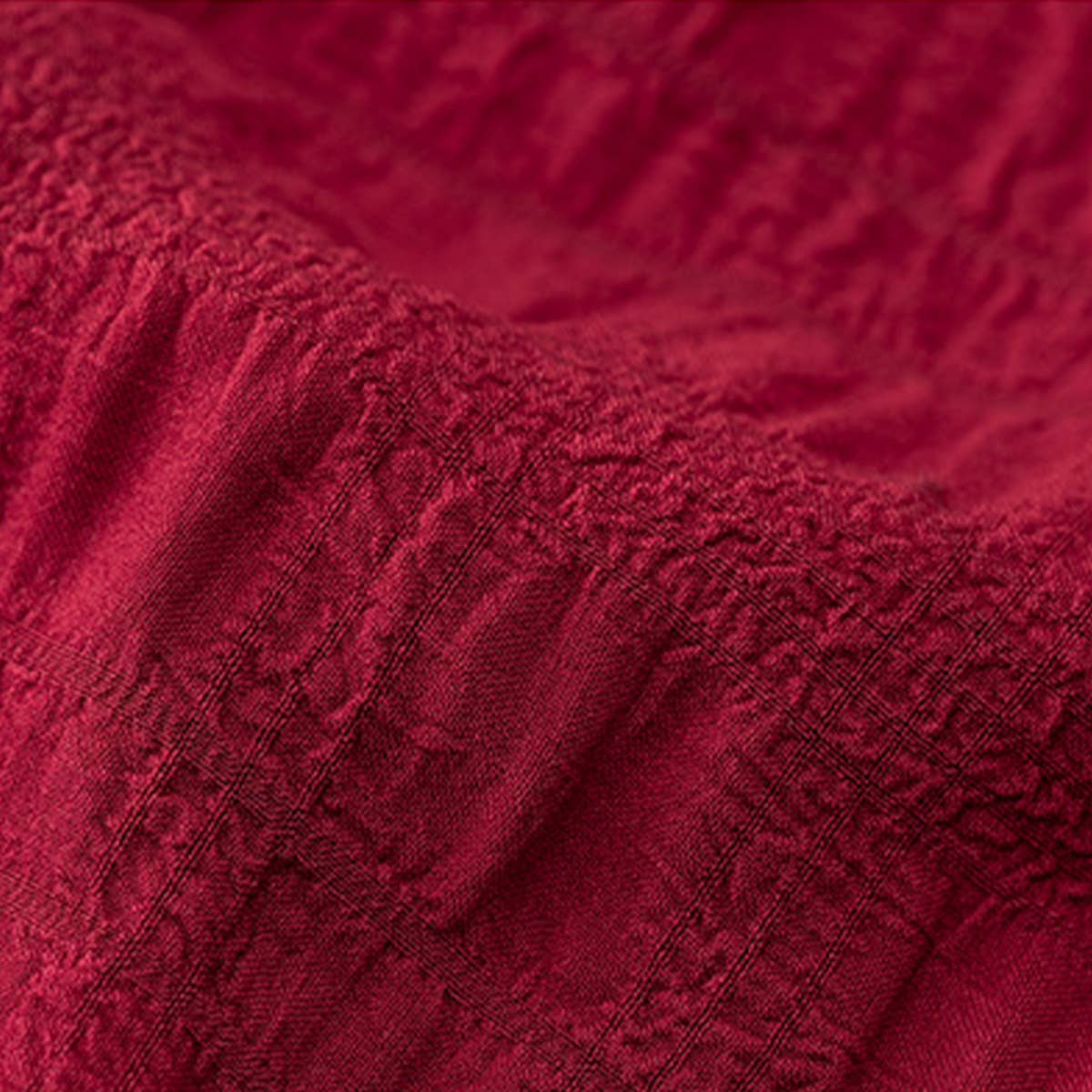 PLAY A HIGH-WAISTED DRESS WITH LANTERN SLEEVES