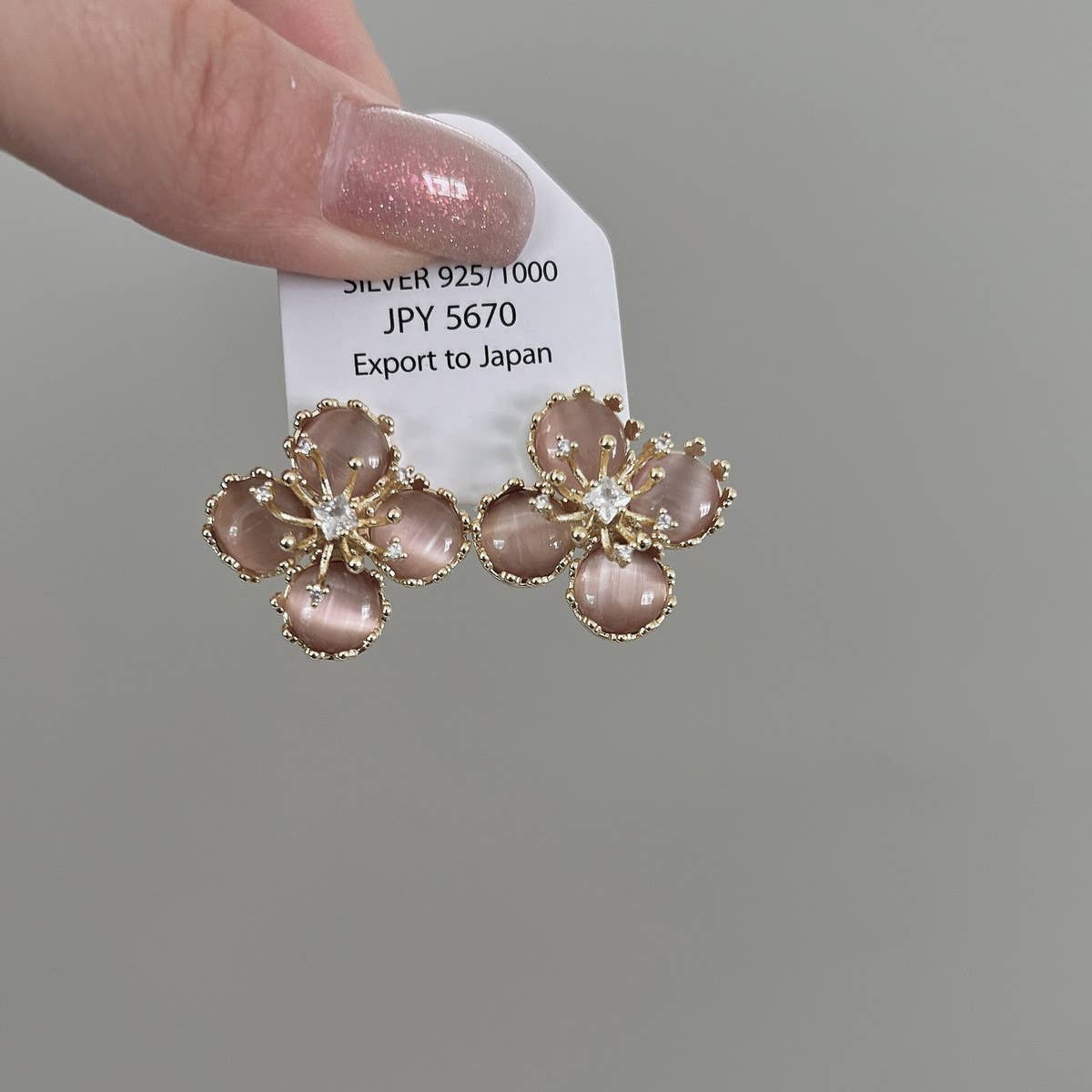 CAT'S EYE STONE FLOWER EARRINGS_CWAJE1284