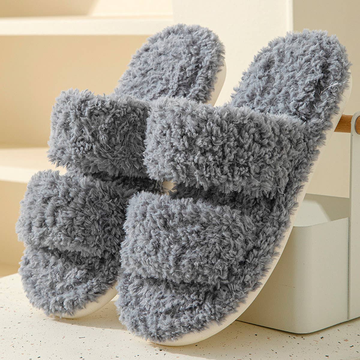 HOME CURLY INDOOR OPEN FUR SLIPPERS