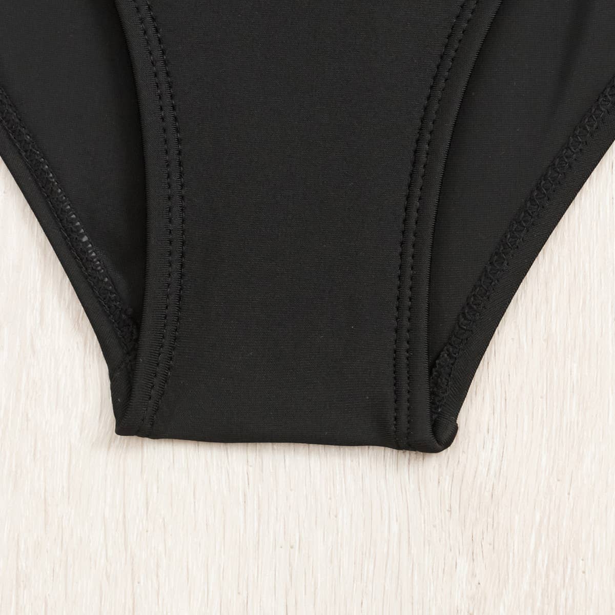 SOLID COLOR HOLLOW ONE-PIECE SWIMSUIT_CWMW0283