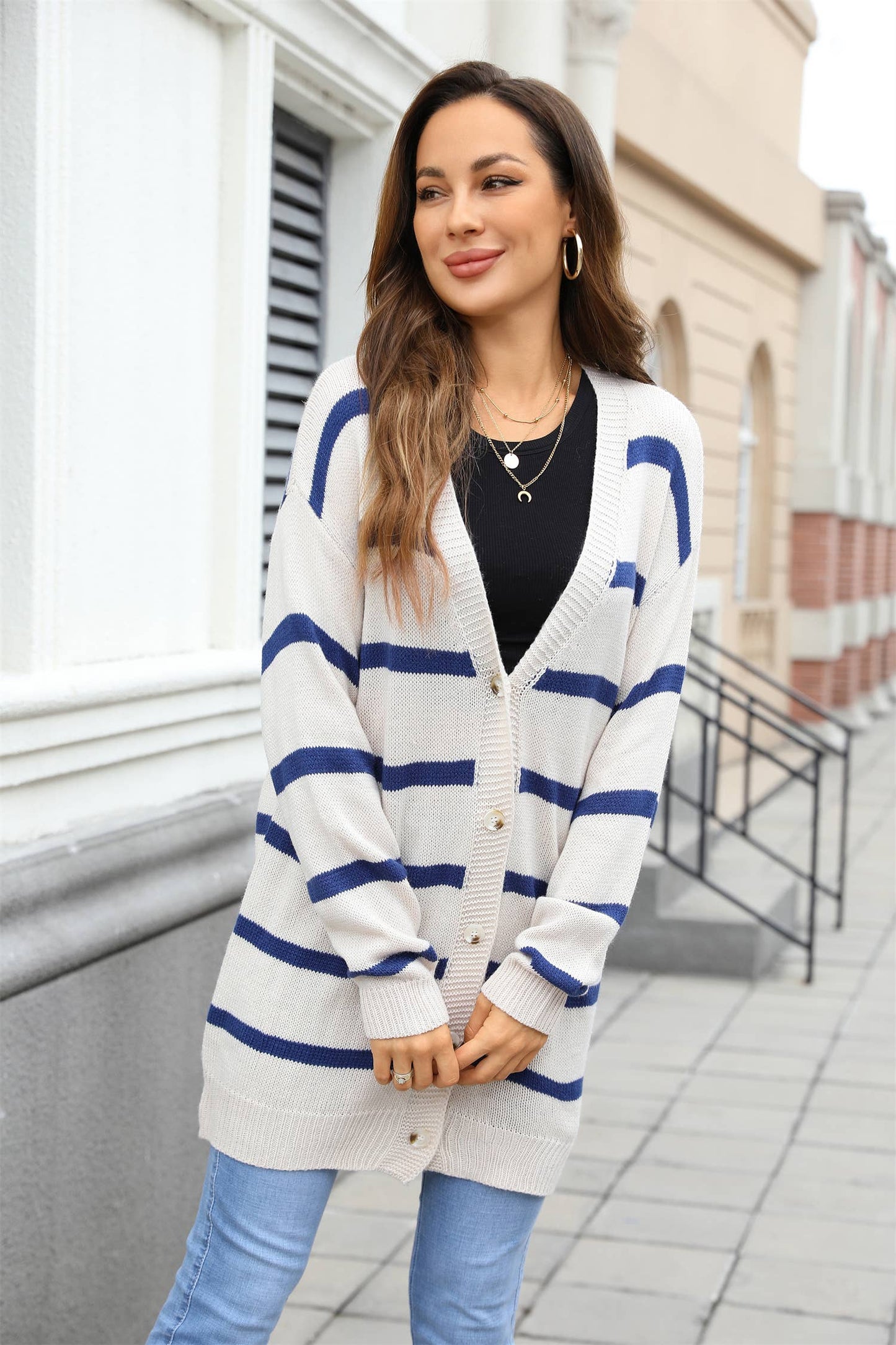 Simple and versatile button striped coat